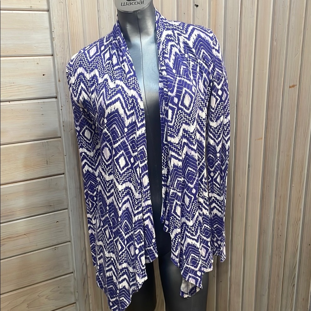 White and Blue Geometric Knit Cardigan
